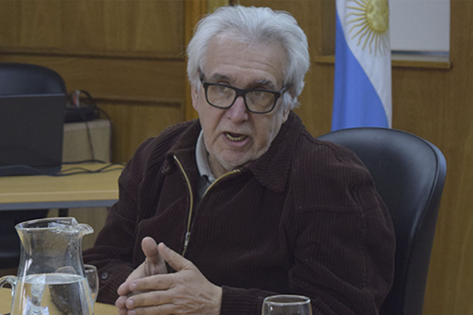 Artemio López: “La productividad está en alza y los salarios en baja”