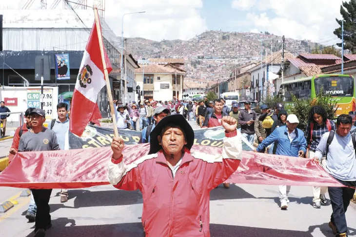 Columna de Federico Montero: Crisis en Perú y manifestaciones en Lima