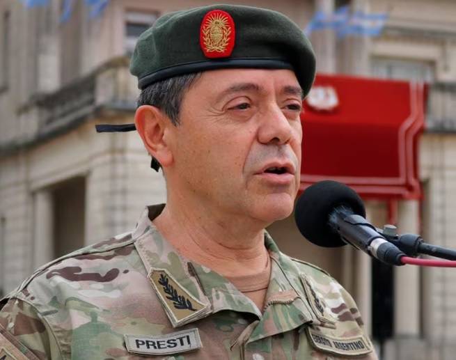 «Presti le rinde pleitesía al Comando Sur»