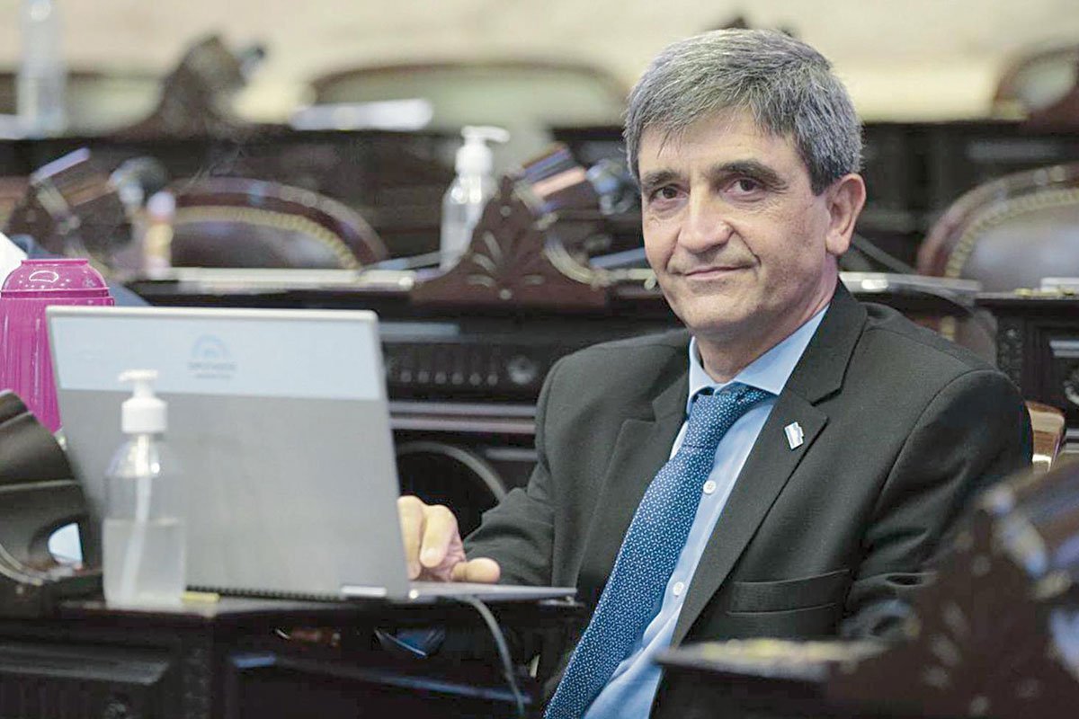 Yedlín: «Espert bloquea la comisión de presupuesto porque el gobierno quiere gobernar por decreto»