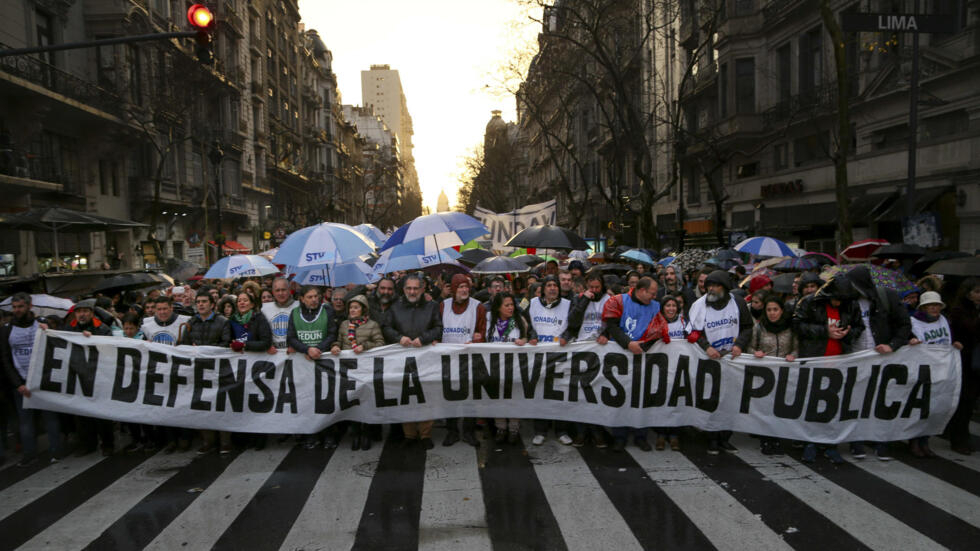 Estudiantes de todo el país defienden a la universidad pública