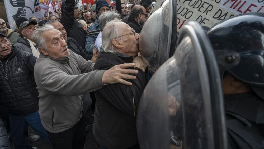 La generación diezmada sale a la calle otra vez