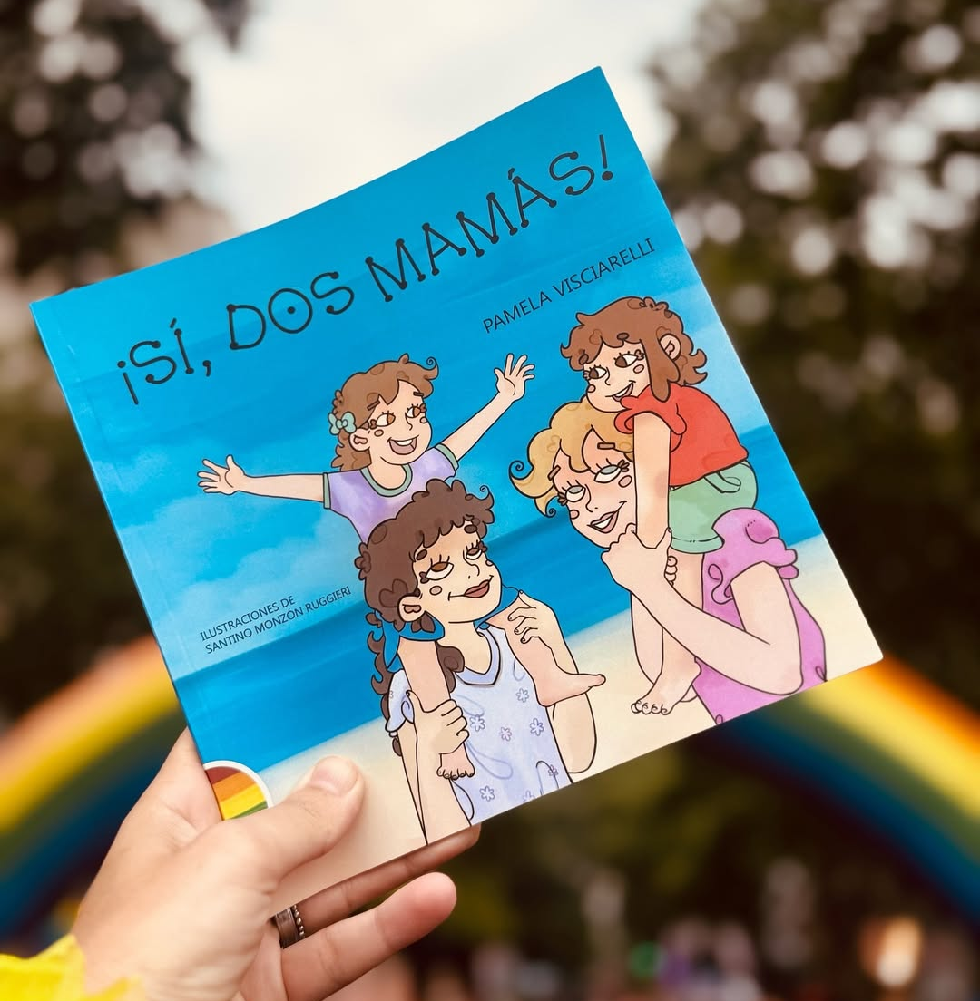 Literatura contra el odio: “¡Sí, dos mamás!”, el cuento infantil que retrata la realidad de las familias diversas