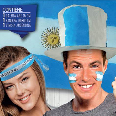 Hay gorro, bandera y vincha