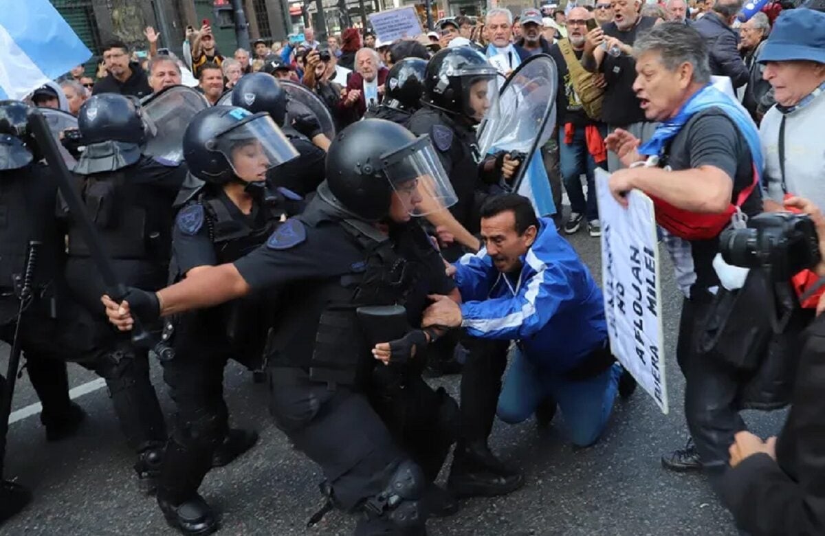 Represión: jueza que libera a los detenidos recuerda que “en democracia toda persona debe poder expresarse”