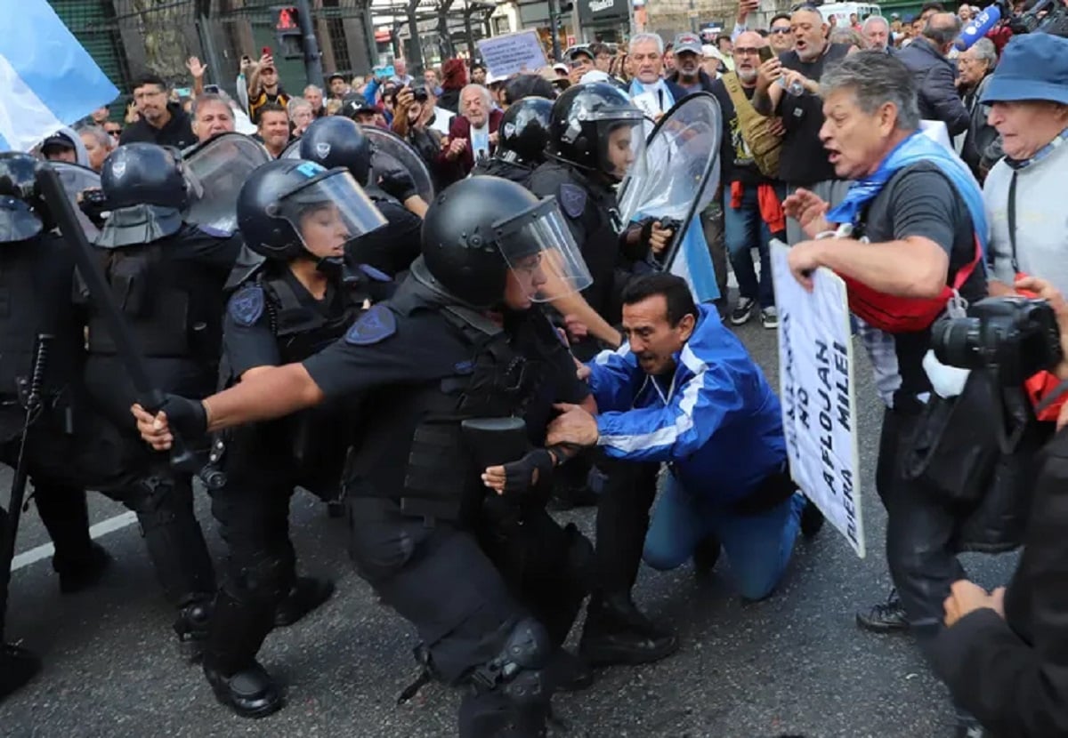 Represión: jueza que libera a los detenidos recuerda que “en democracia toda persona debe poder expresarse”