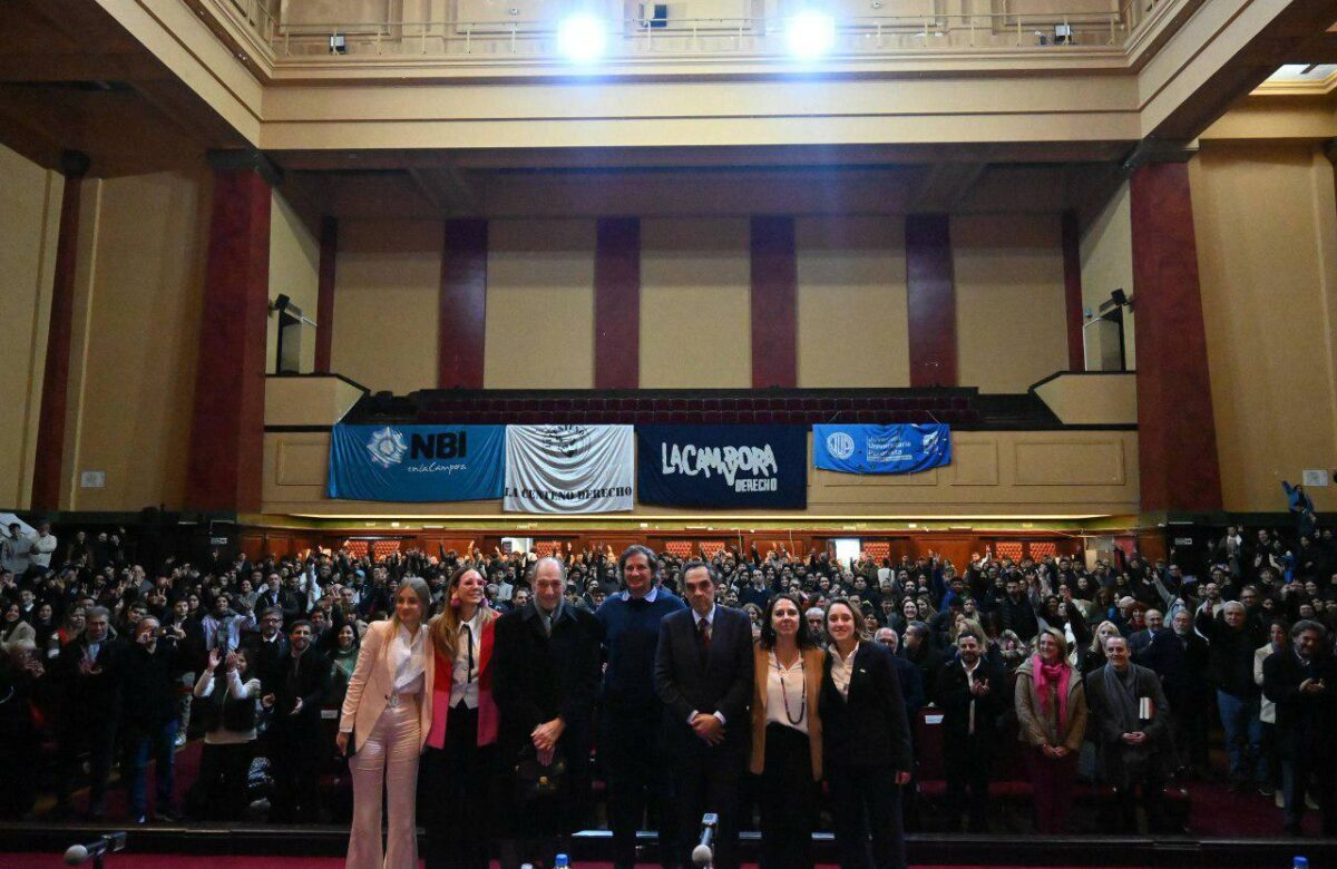 Debate académico sobre la proscripción de Cristina