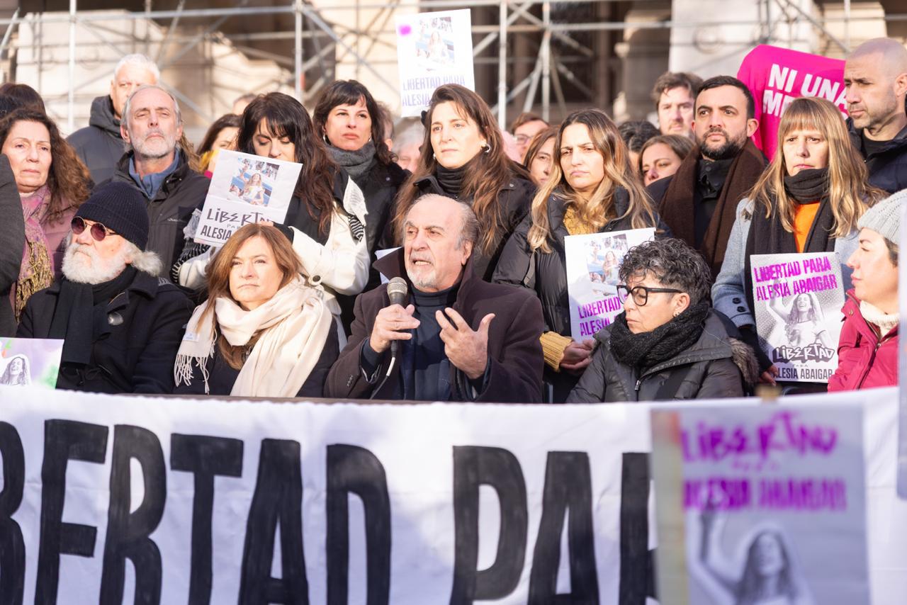 Detención de Alesia Abaigar: Marta Dillon y Daniel Llermanos denunciaron que Milei persigue a la oposición