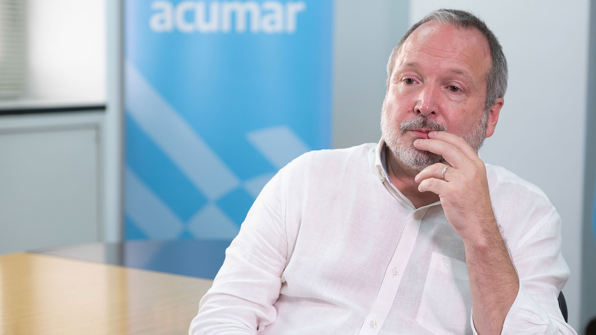 «La democracia está herida»