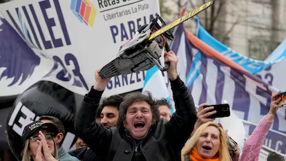 «Milei tomó como rehén a la democracia»