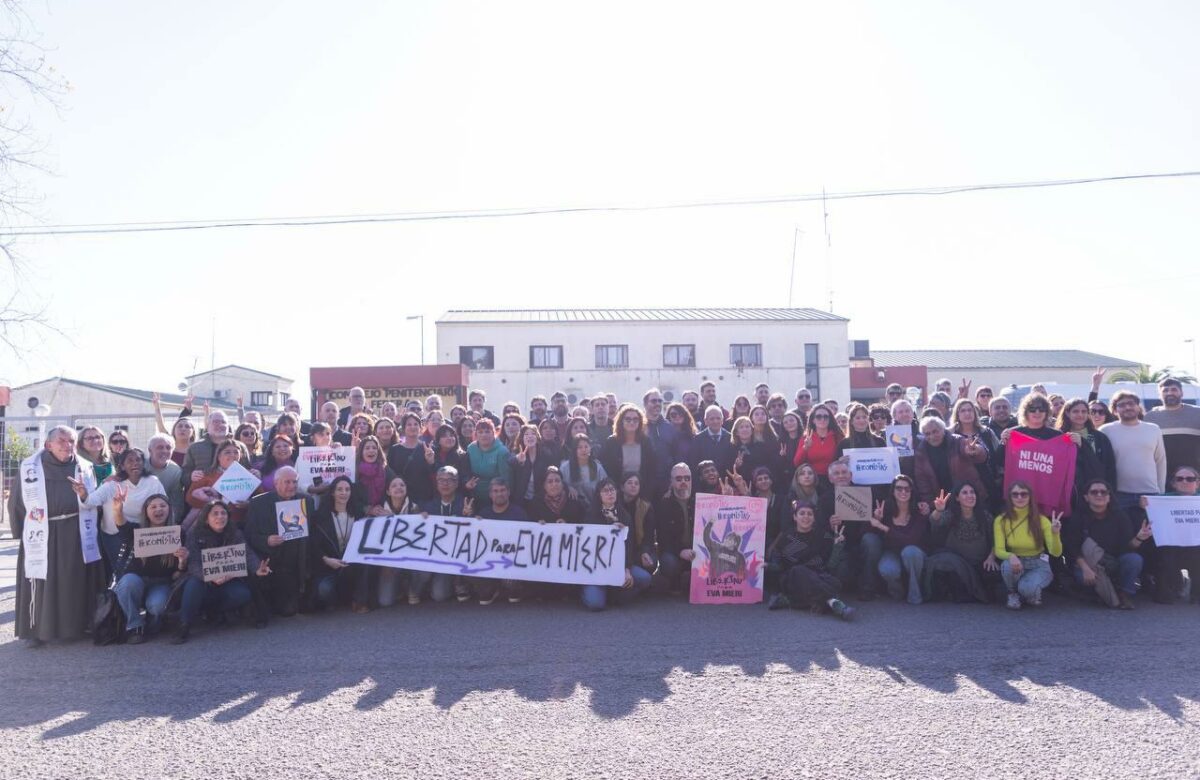 Se realizó la concentración frente al penal de Ezeiza para exigir la inmediata liberación de Eva Mieri