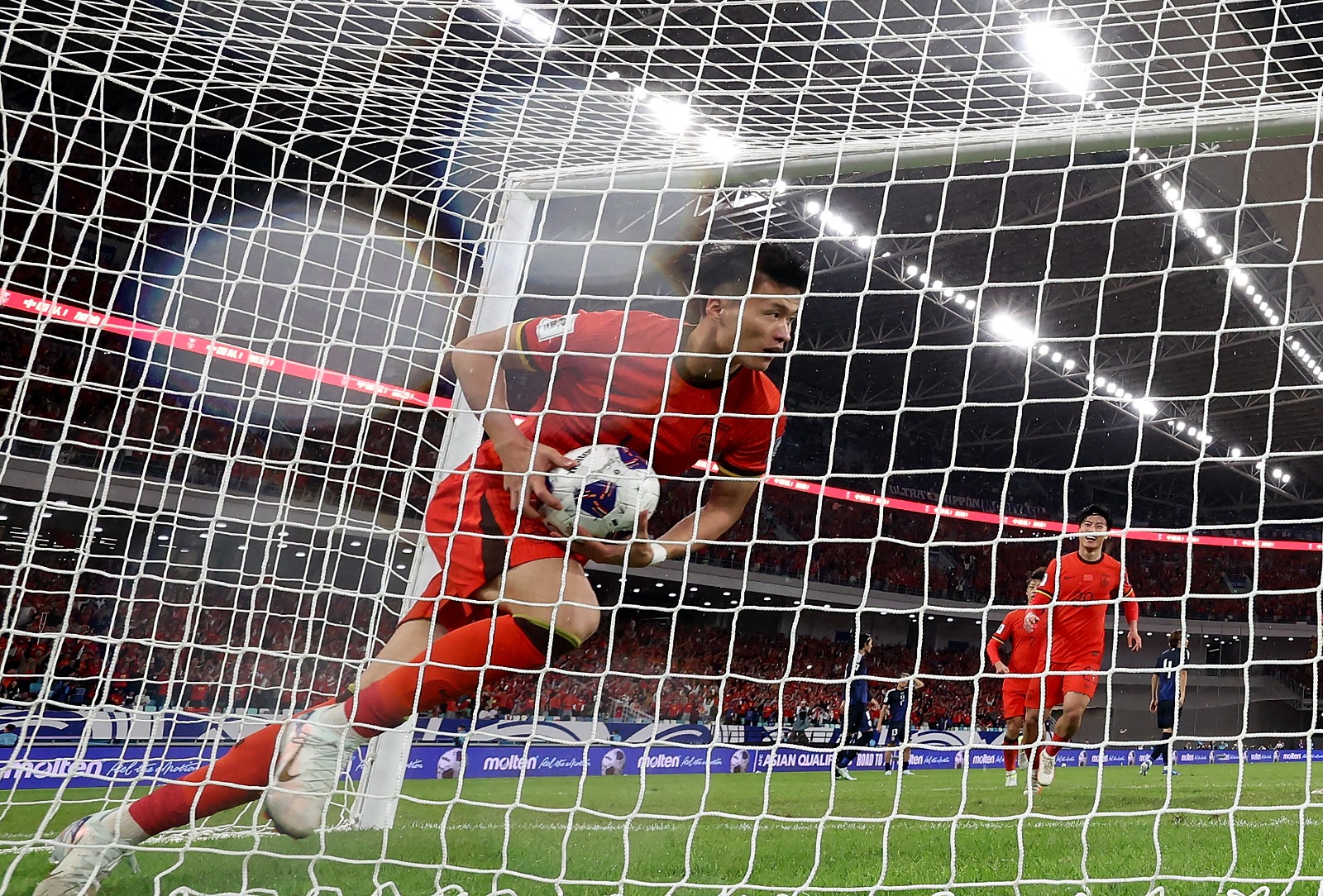 China insiste con el fútbol: la resiliencia no se mancha