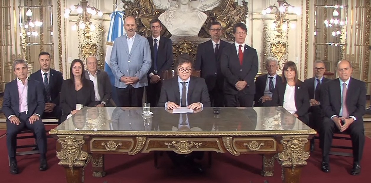 “El gobierno no es anarco­capitalista, es neoconservador”