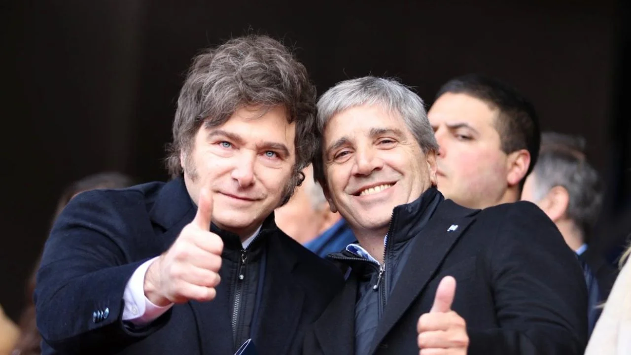 Denuncia penal contra Milei y Luis Caputo