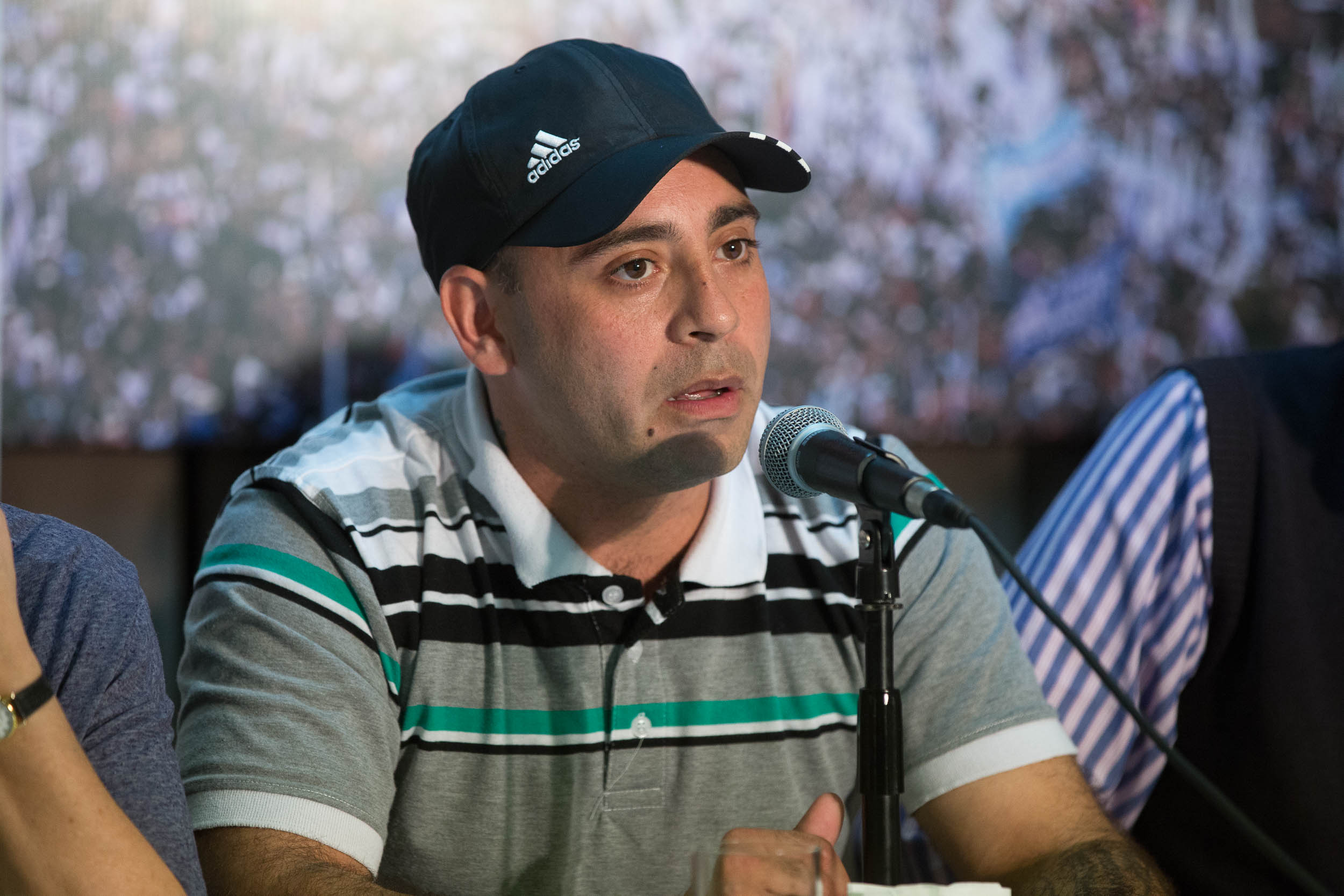 «La policía te deja sin laburo, sin seguridad y te persigue»