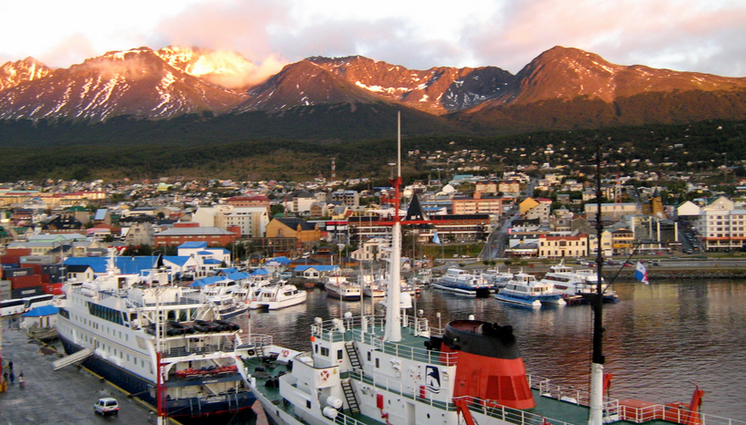 «El puerto de Ushuaia es la puerta a la Antártida y no vamos a entregar así nomás el patrimonio de la provincia»