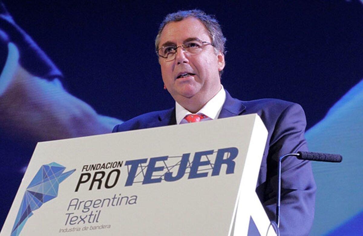 «Subís todo lo que necesito para producir y después me decís que la ropa es cara por culpa mía»