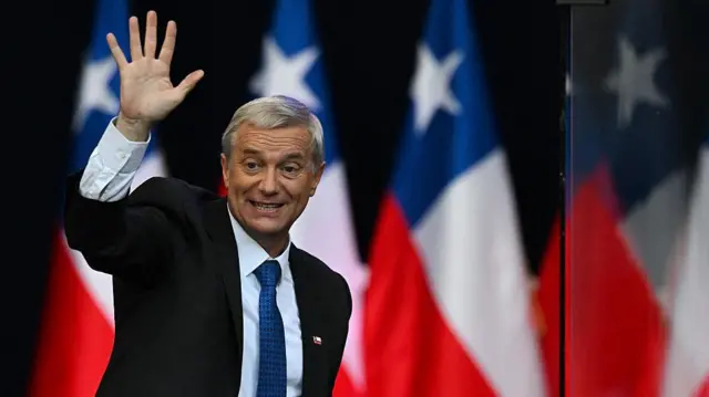 «Kast es de ultraderecha y servil a los Estados Unidos»