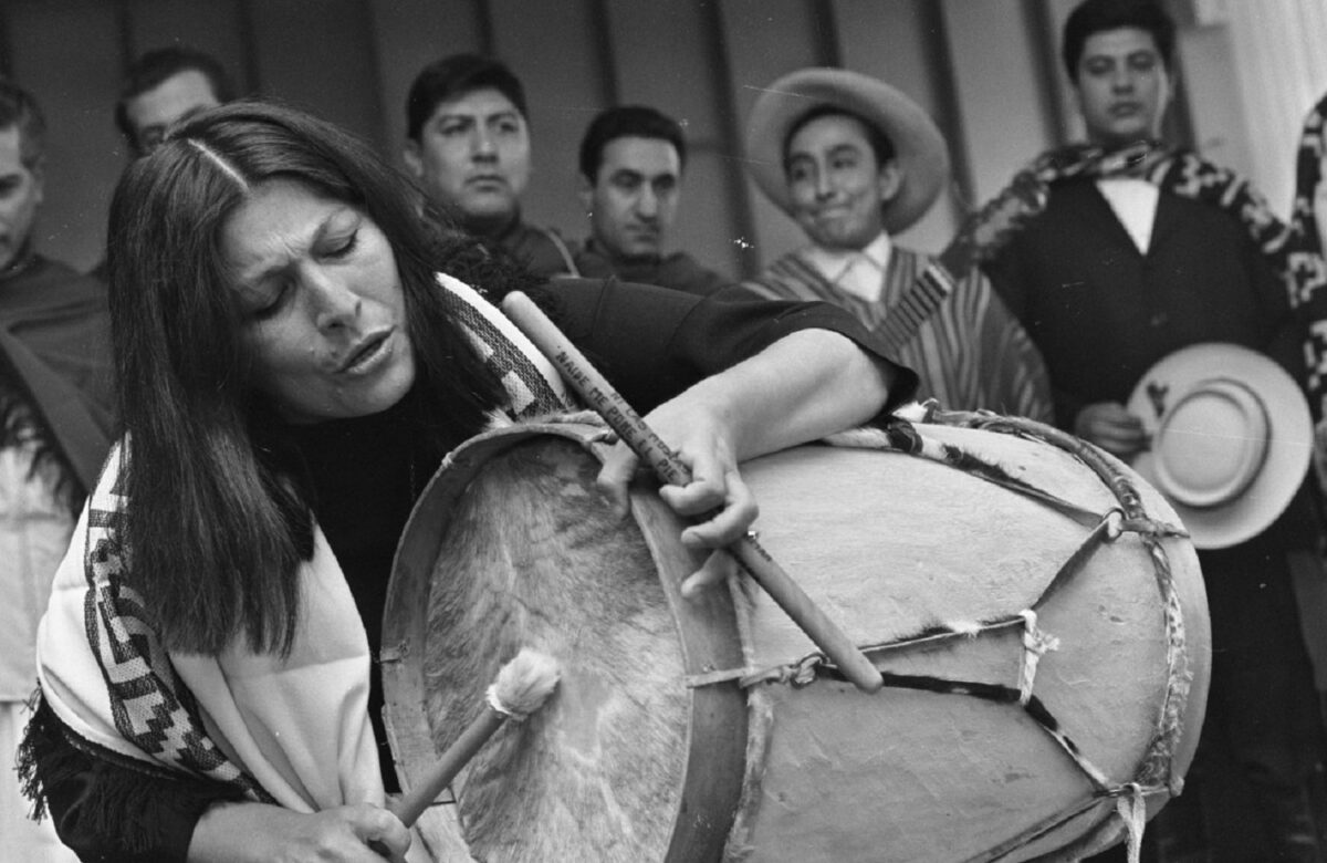Mercedes Sosa, una biografía política