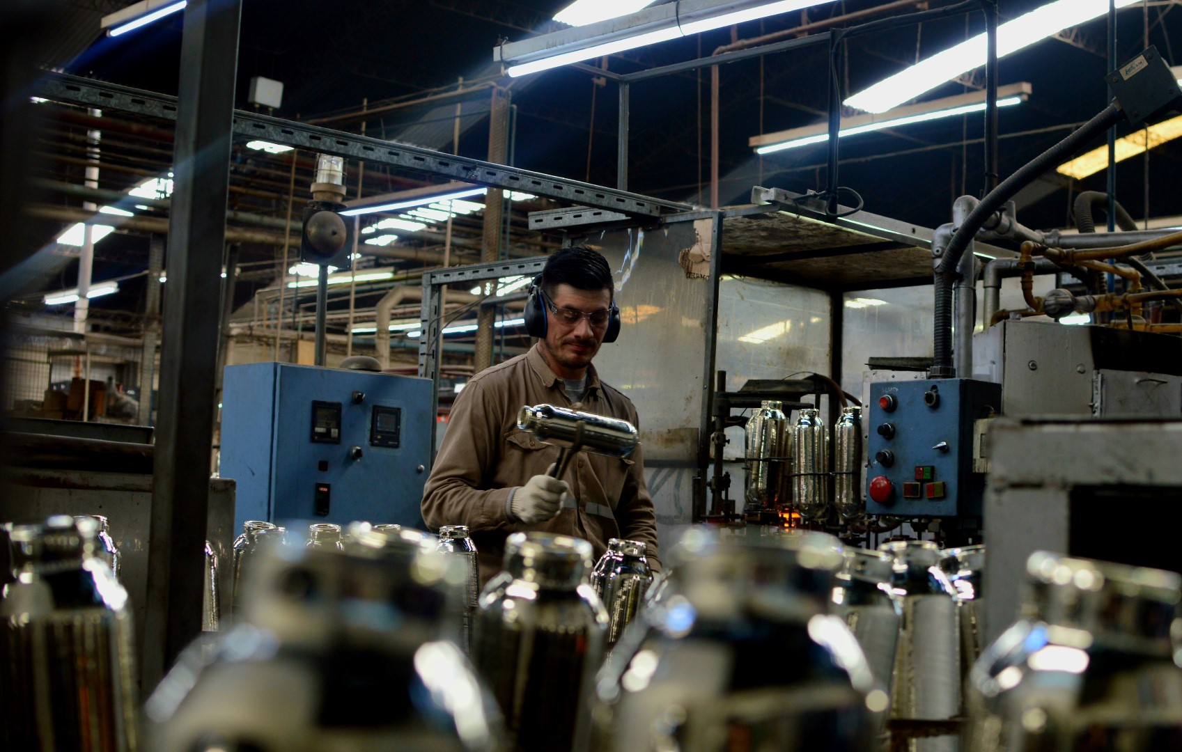 El cierre de treinta empresas por día y el «modelo importador»