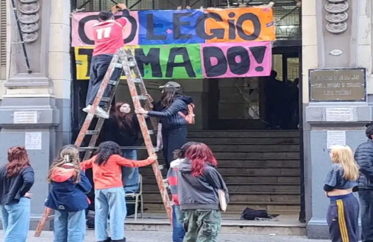 «Se fueron más de 20 docentes porque no llegan a darle de comer a sus hijos»