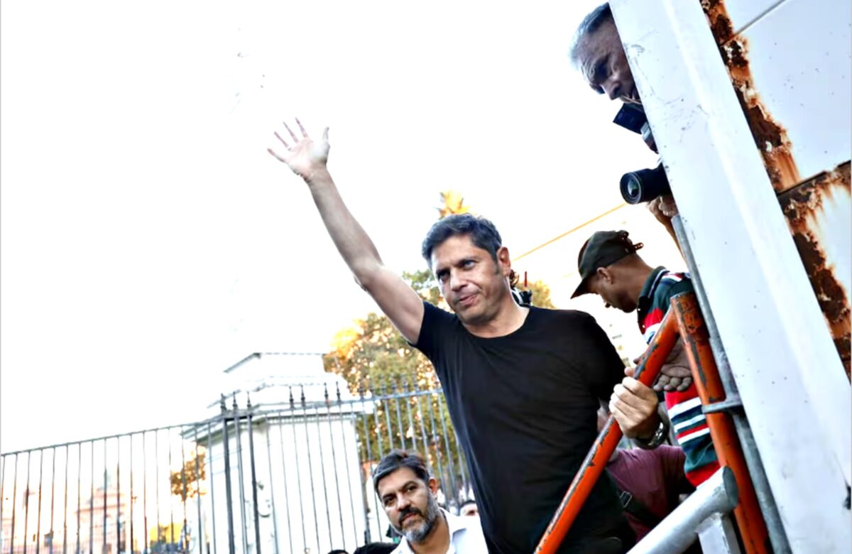 Axel Kicillof: «Están destruyendo nuestro futuro»