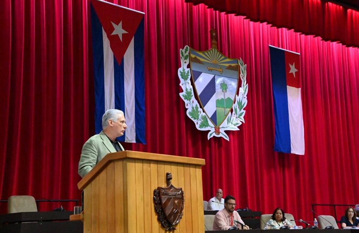 Borón: «La reforma económica de Cuba es radical y puede alejar la amenaza de EE.UU.»