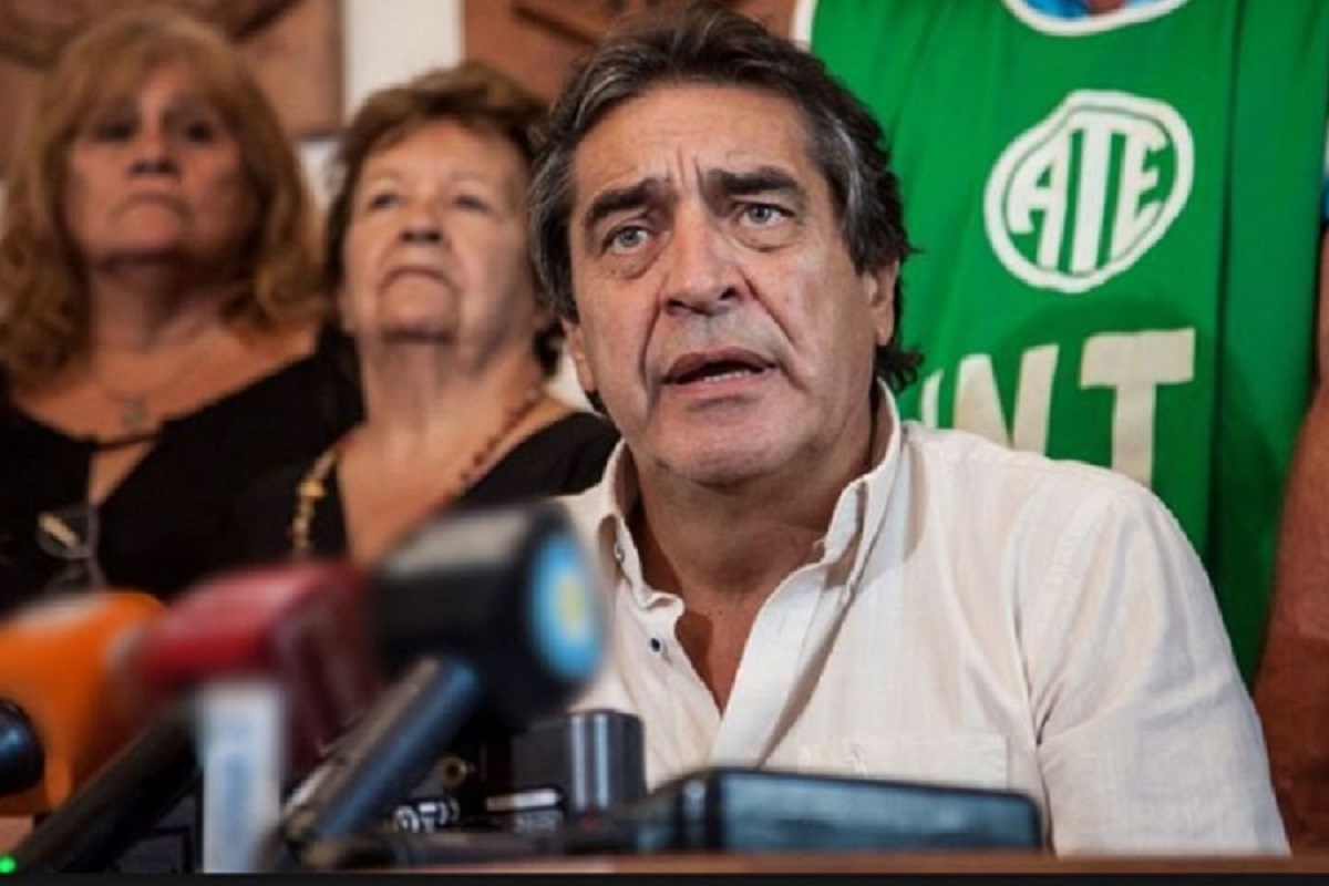 «La democracia no se puede sostener sobre formalidades»