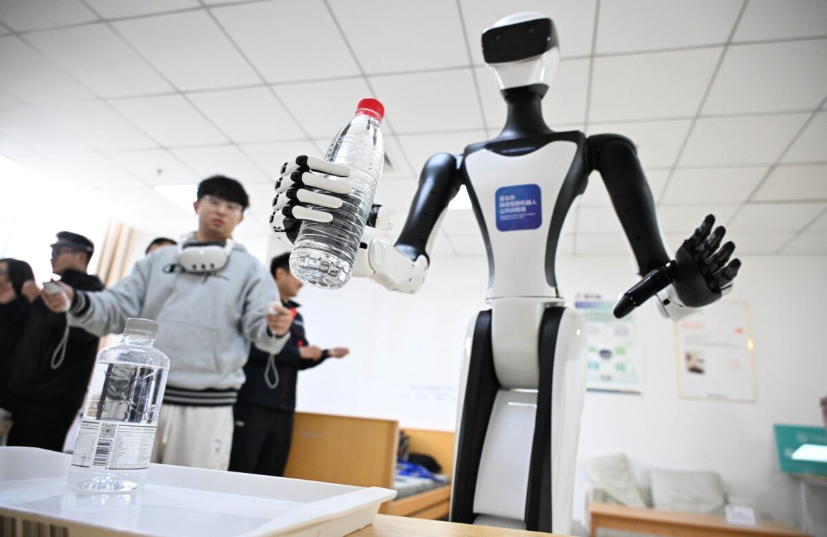 El experimento viral de los robots en China