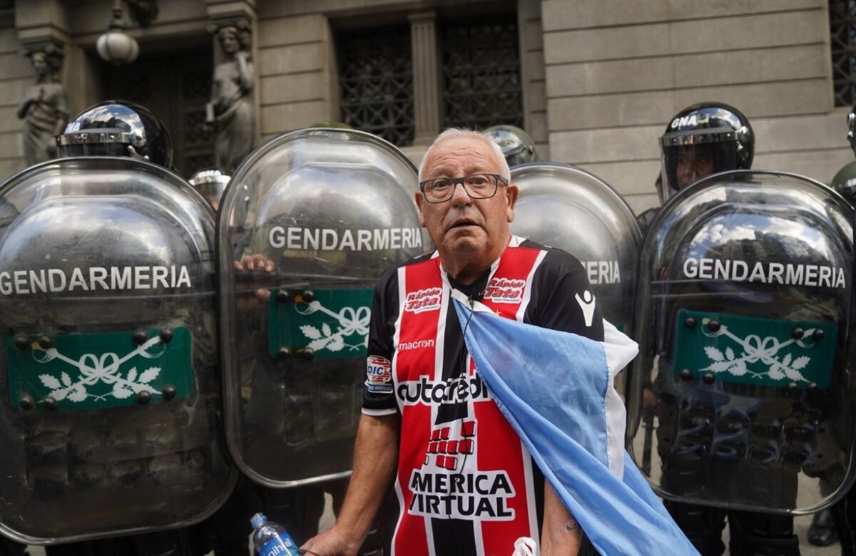 «Los jubilados vamos a seguir luchando, por más palos que nos den»