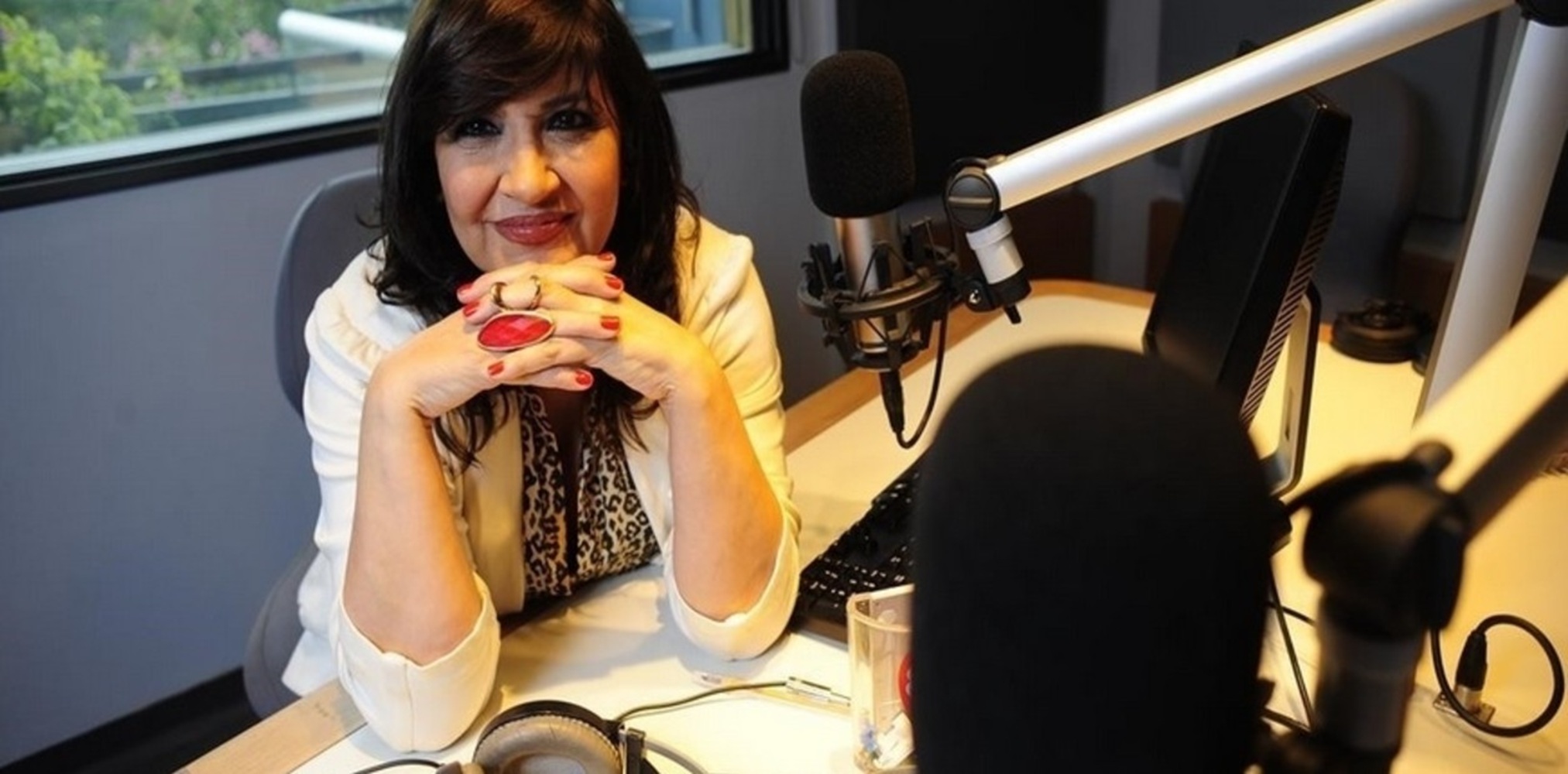 «La radio me constituye y es mi columna vertebral»