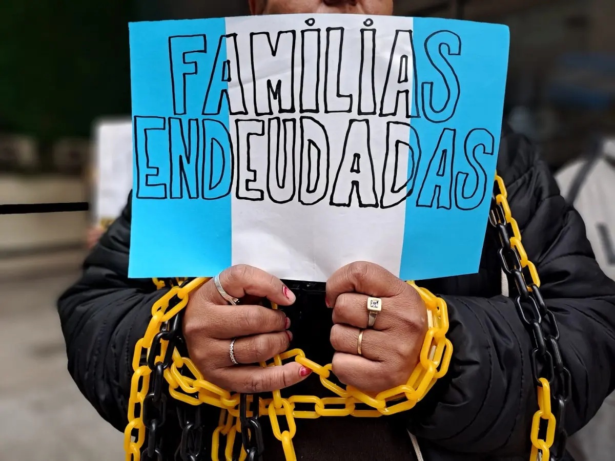 «La gente detonó la tarjeta y las aplicaciones y cayó en los prestamistas y usureros»