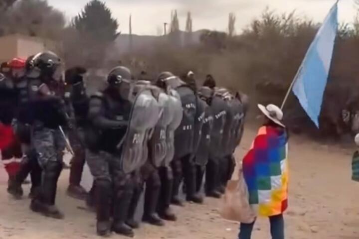 De Jujuy a Buenos Aires a pie para denunciar que la minería secó una laguna