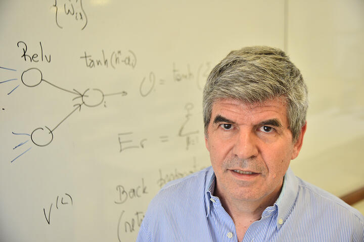 «Hay una sangría de recursos humanos y vienen por nuestros recursos naturales»